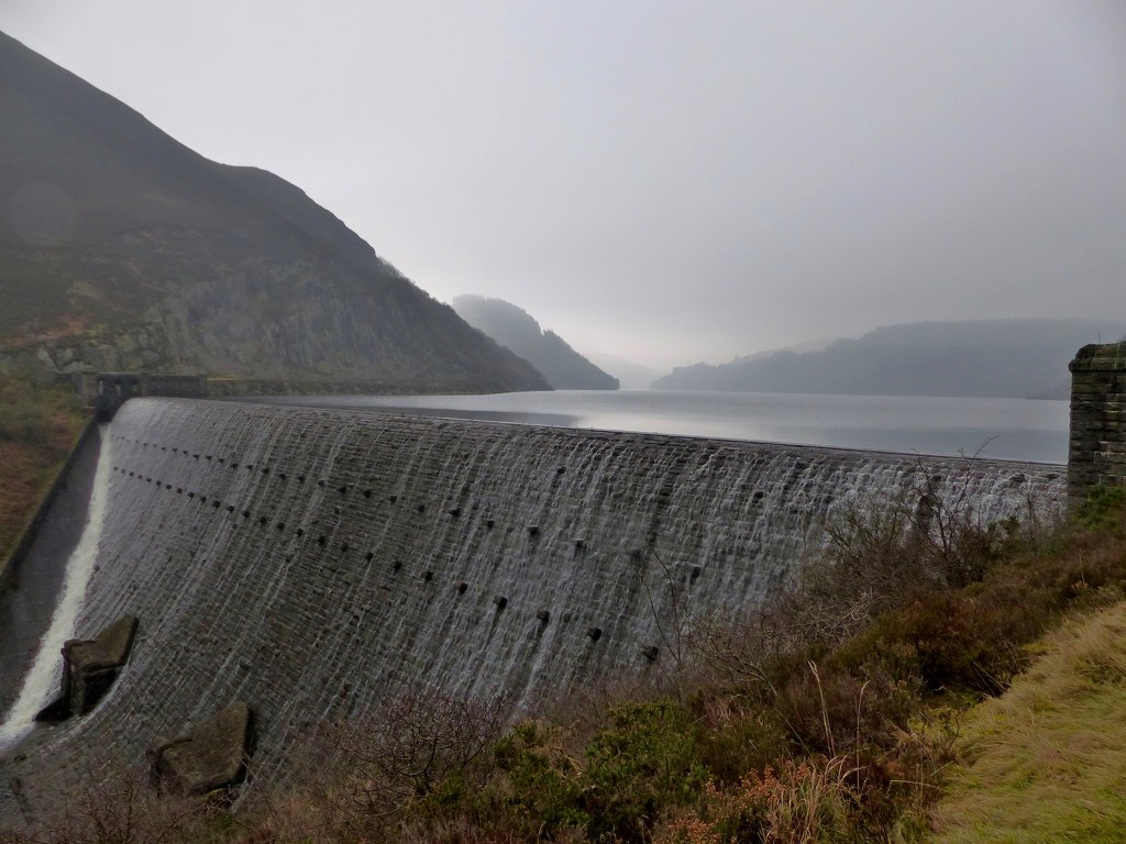  Caban Coch Dam and Reservoire  by susiemc