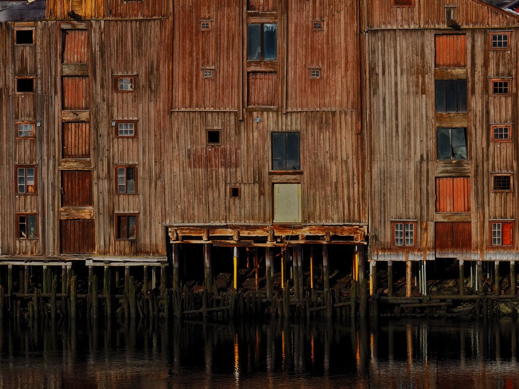 Trondheim warehouse by laroque