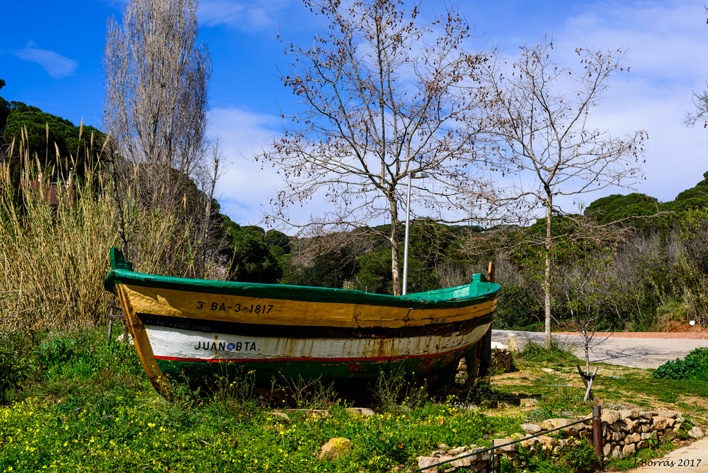 A fisher's boat by jborrases