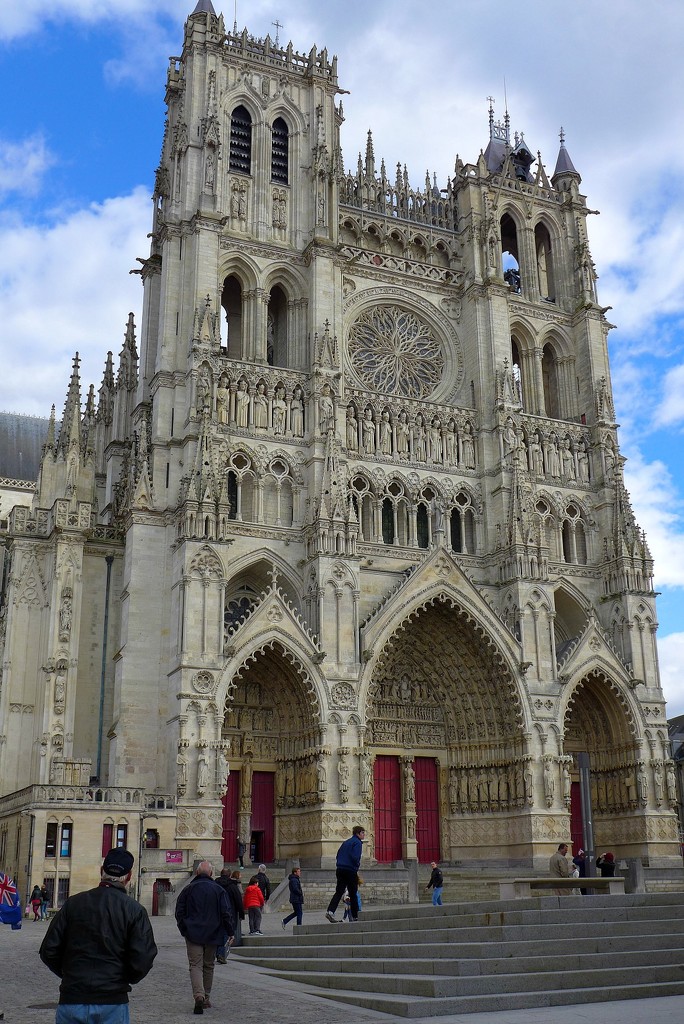 Amiens Cathedral by leggzy