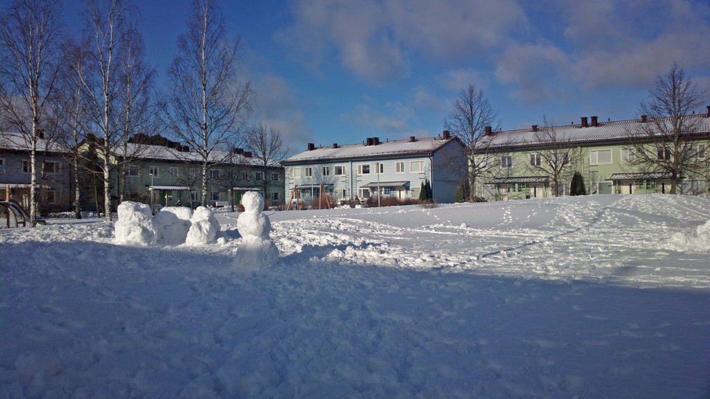 Snowcastle and snowman by annelis