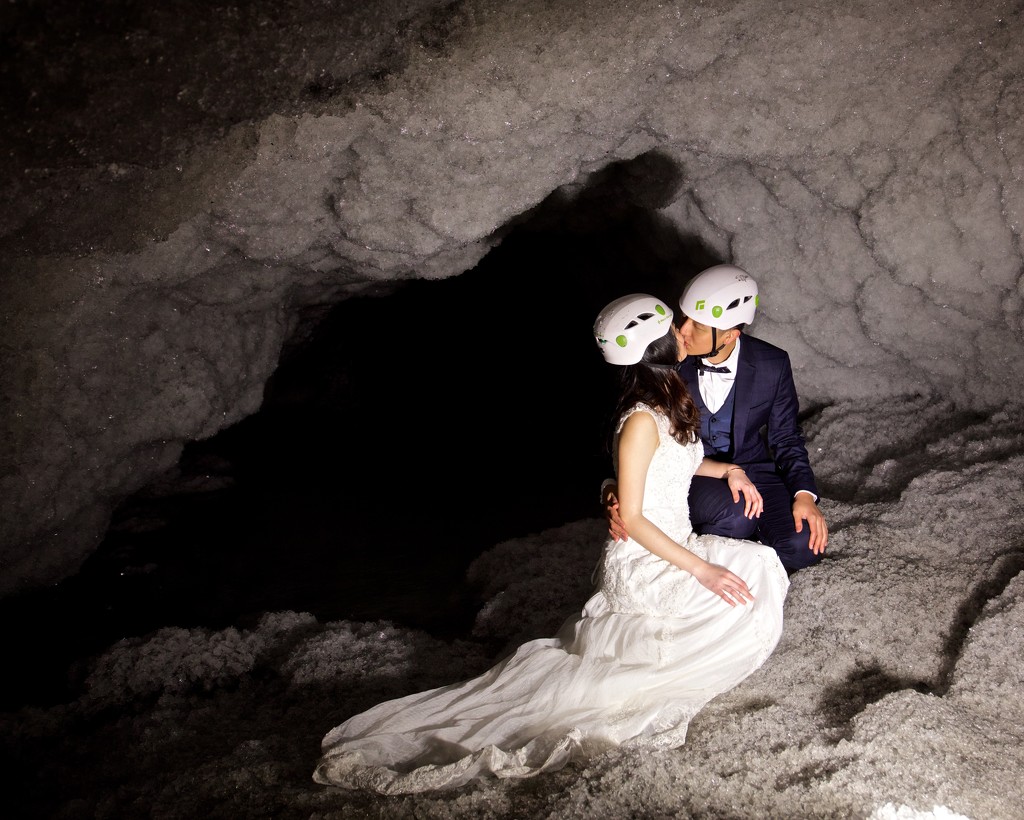 At the Back of the Crystal Cave by jyokota