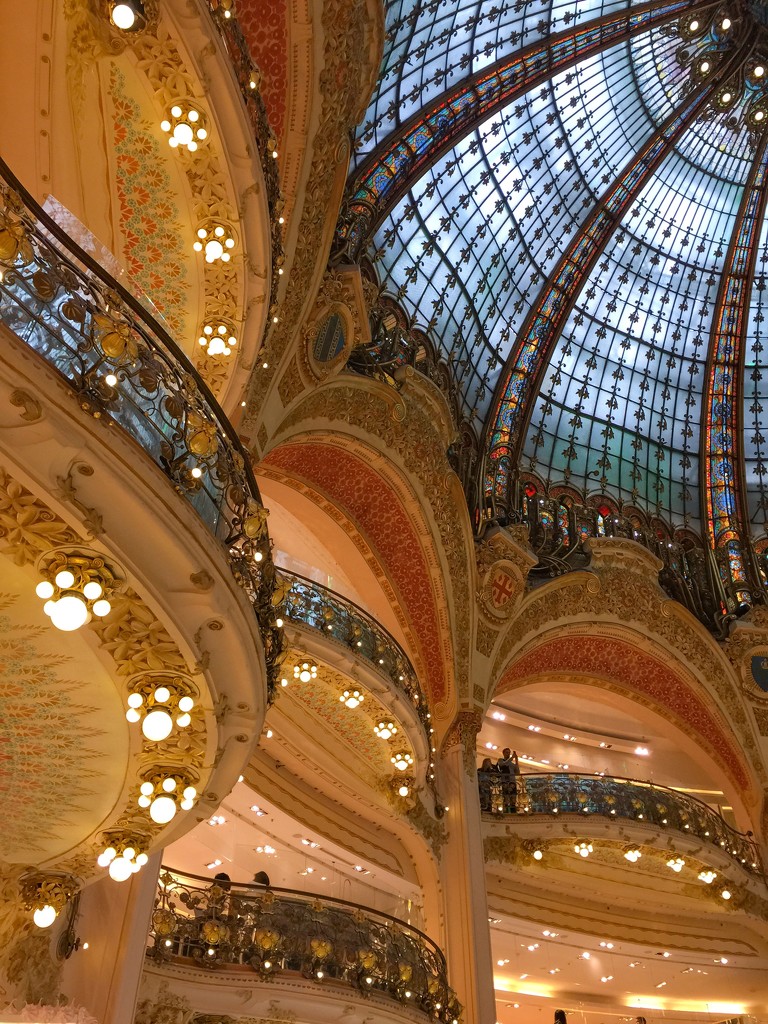 Galeries Lafayette.  by cocobella