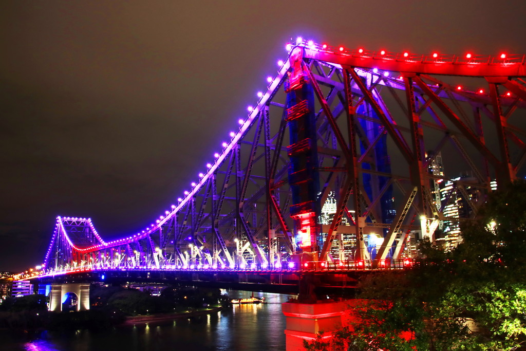 The Story Bridge Lights up for London - 2 by terryliv