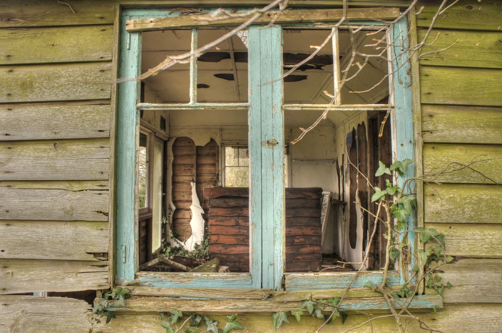 Derelict window by boxplayer