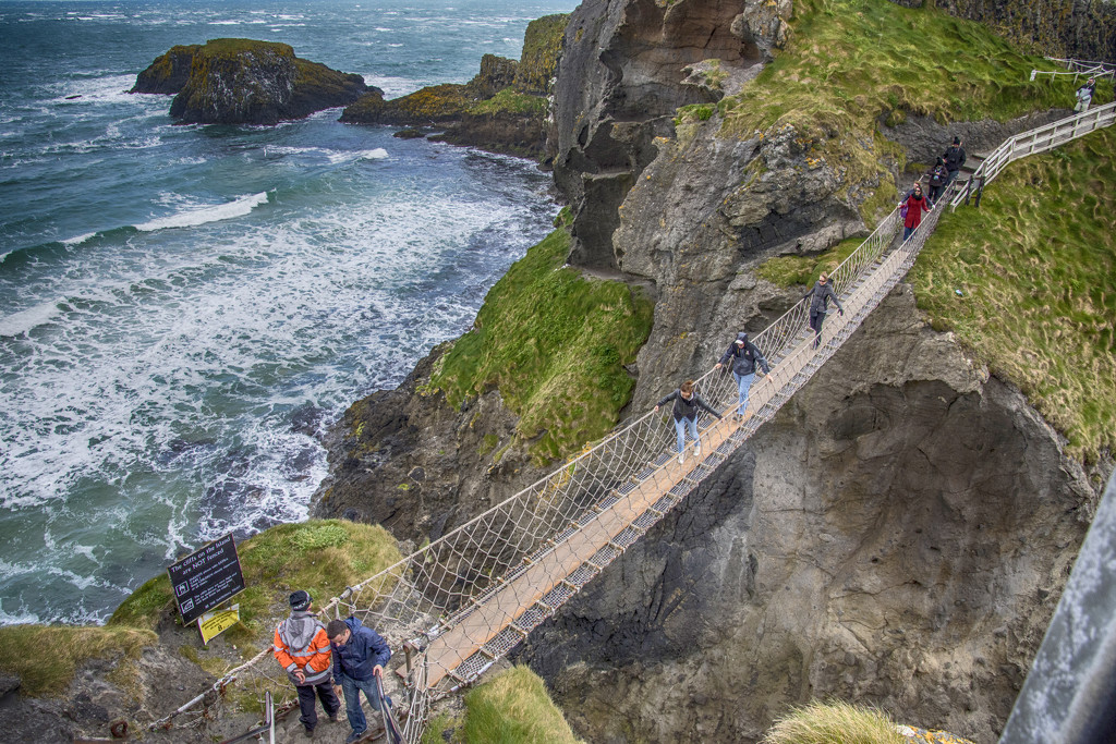 Carrick-a-Rede bridge (not for me) by winshez