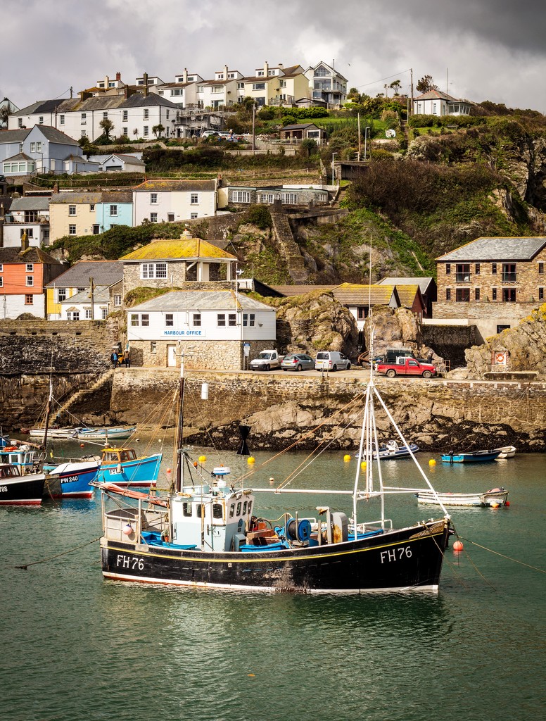 Mevagissey Outer harbour #1 by swillinbillyflynn