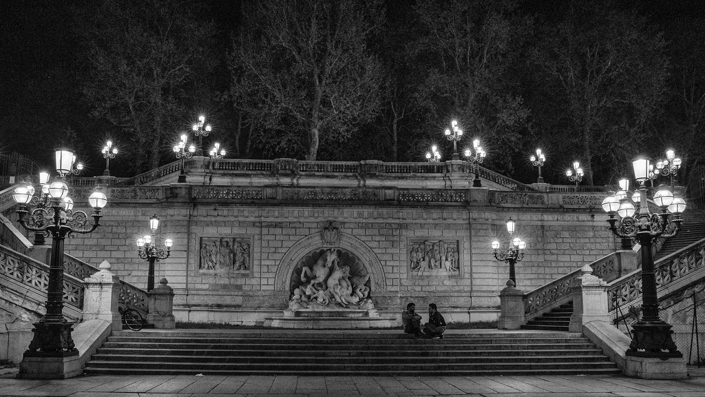 Bologna Park at Night by jyokota