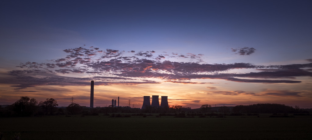 Day 101, Year 5 - Days End In Didcot by stevecameras