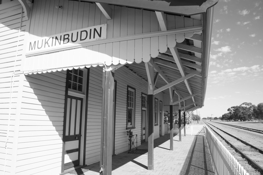 Mukinbudin Station by winshez