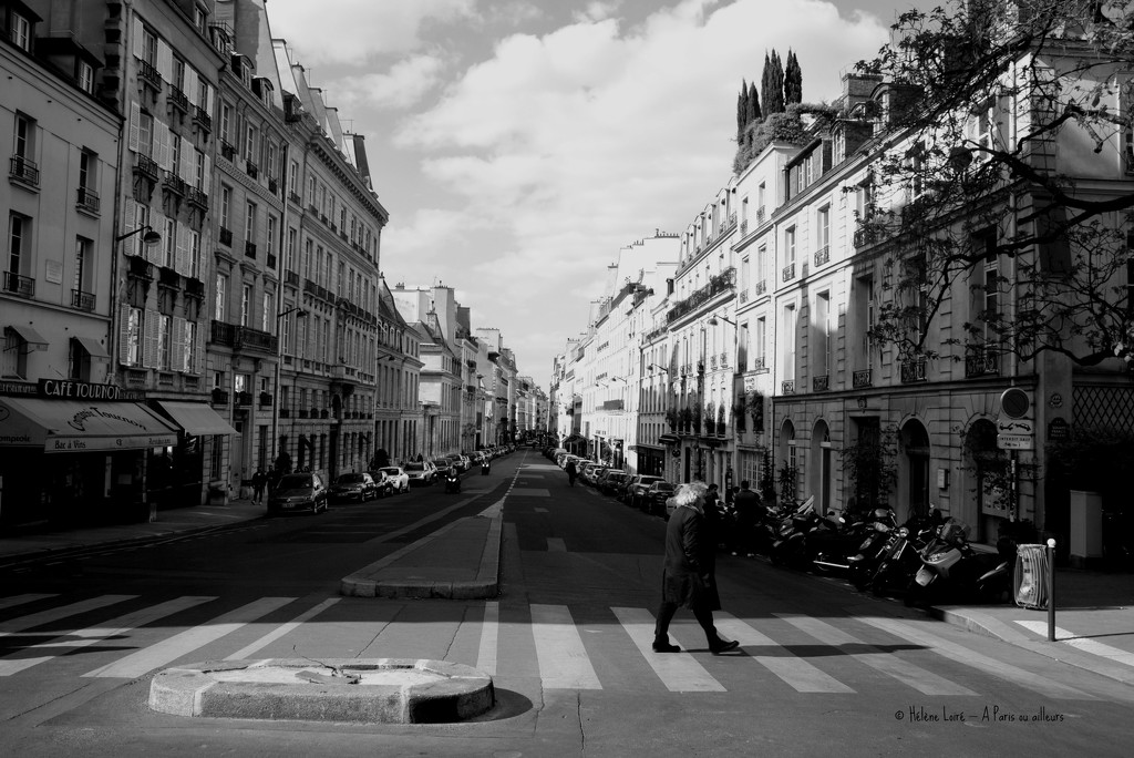 Feeling alone in Paris by parisouailleurs