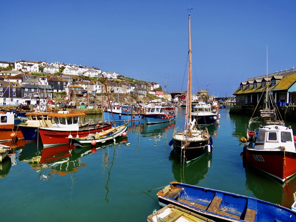 Mevagissey Harbour by phil_sandford
