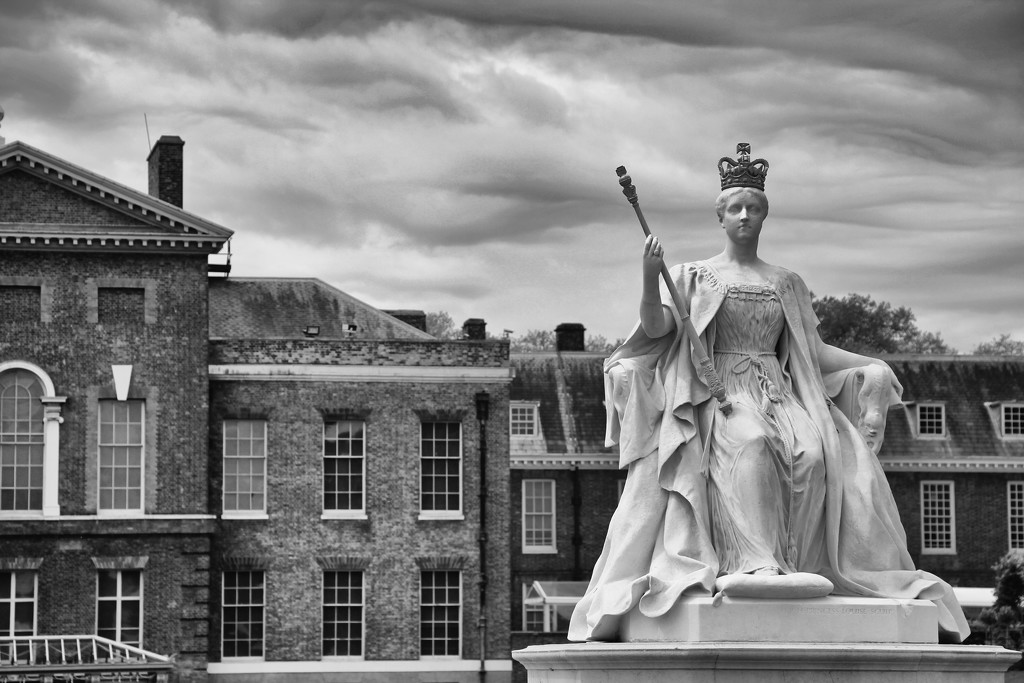 Kensington Palace  by jamibann