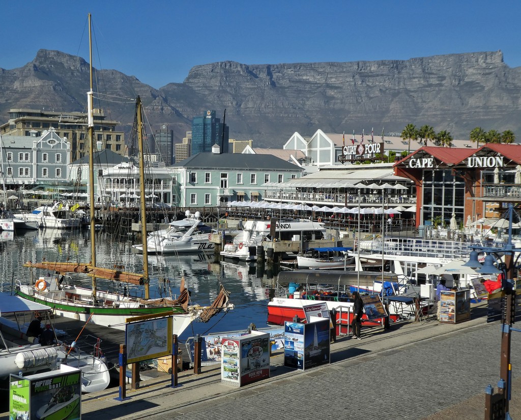 Cape Town Waterfront..... by ludwigsdiana