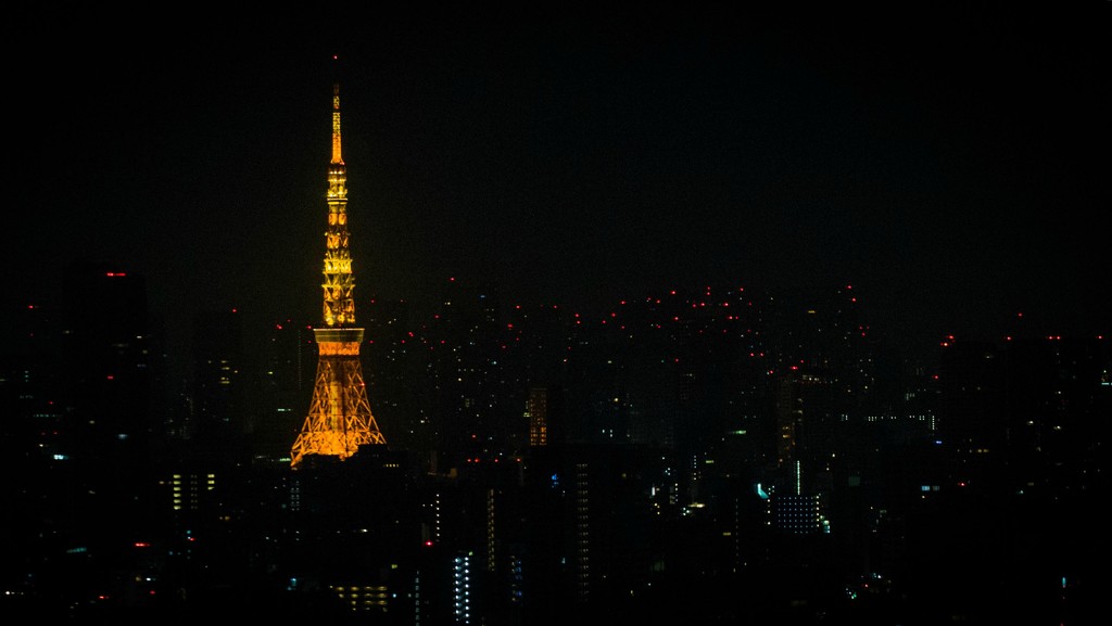 Tokyo Tower with a sea of red lights, version 2 by jyokota