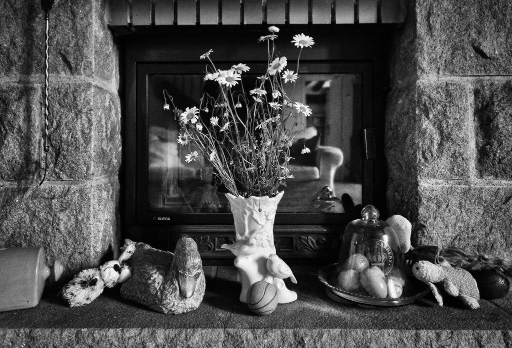 PLAY May Sony 16mm f/2.8: Eclectic Fireplace by vignouse