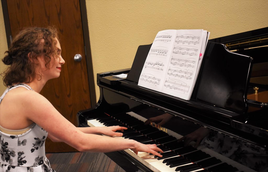 Piano performance by caitnessa