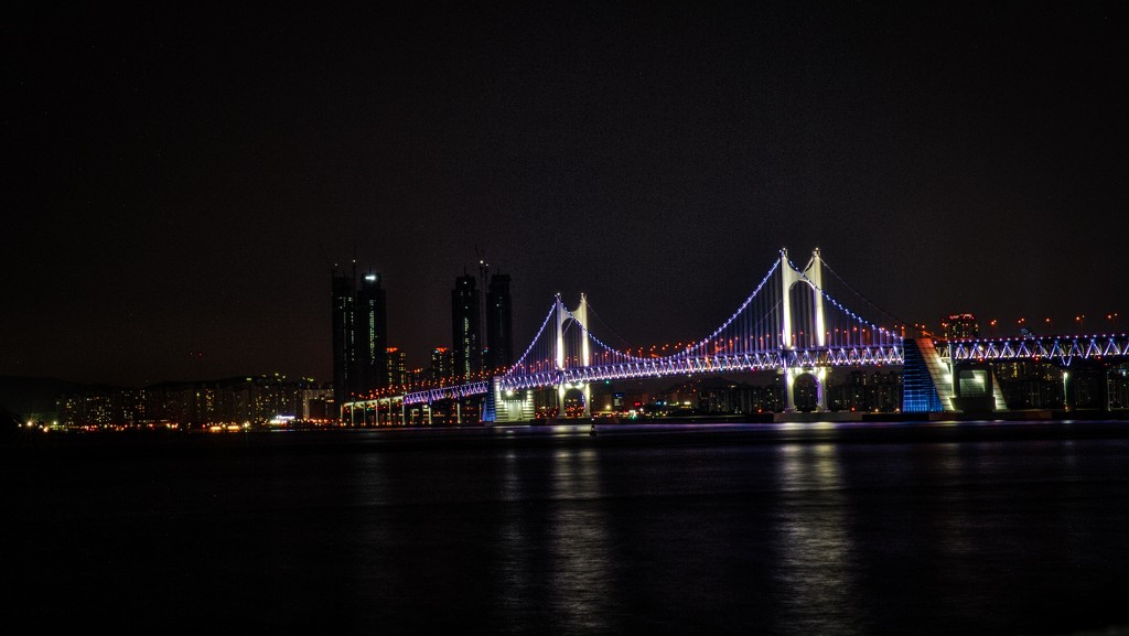 Night Glow of Busan Gwangandaegyo Bridge (부산 광안대교) by jyokota