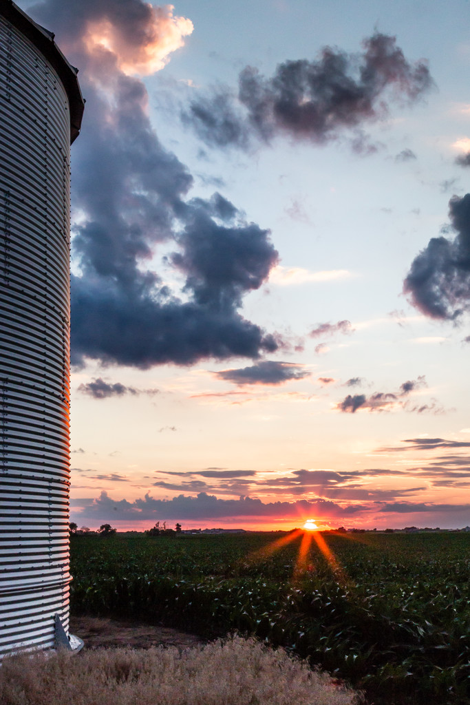 Silo Sunset by lindasees