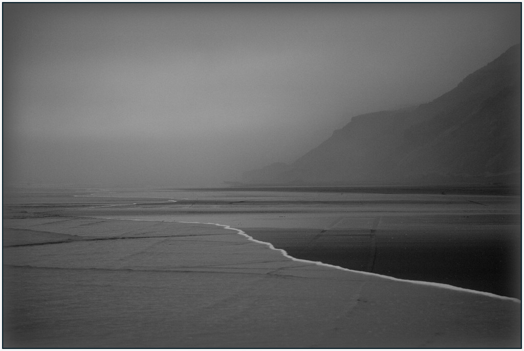 The foggy coastline by dide