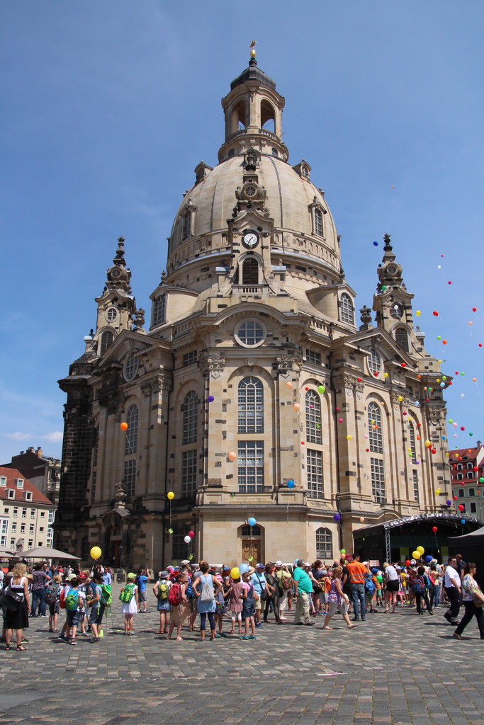 Die Frauenkirche, Dresden by busylady