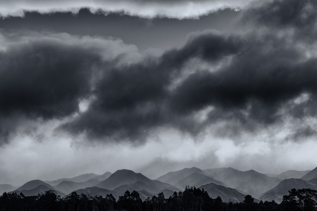 Misty Mountain Range by helenw2