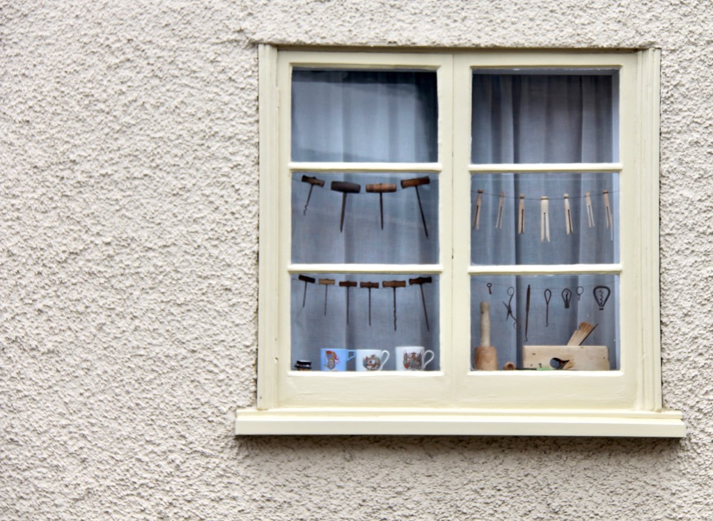 Window Dressing by daffodill