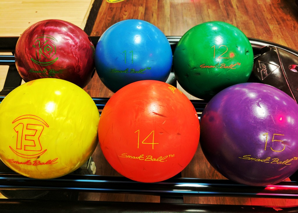 Holiday bowling by scottmurr