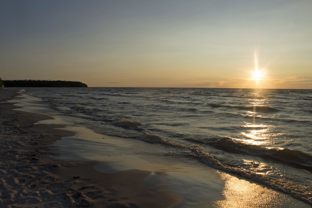 Almost Sunset at Lake Winnipeg by gaylewood