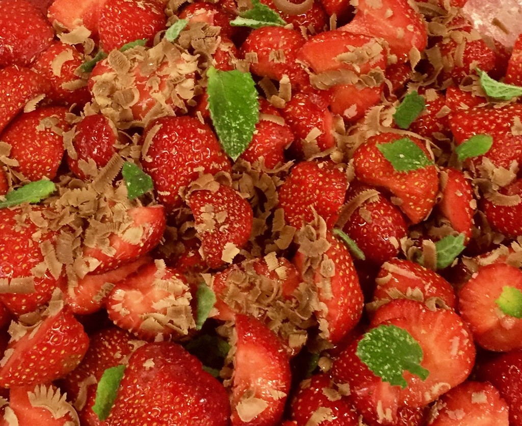 Strawberries! by daffodill