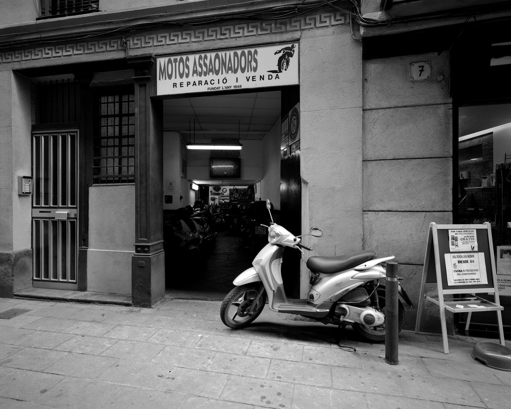 Old city bike shop by peterdegraaff