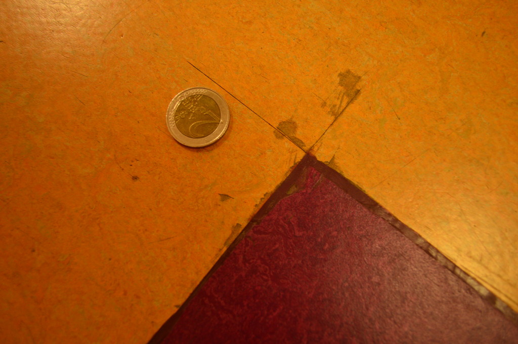 2 Euros fell on the floor by caterina