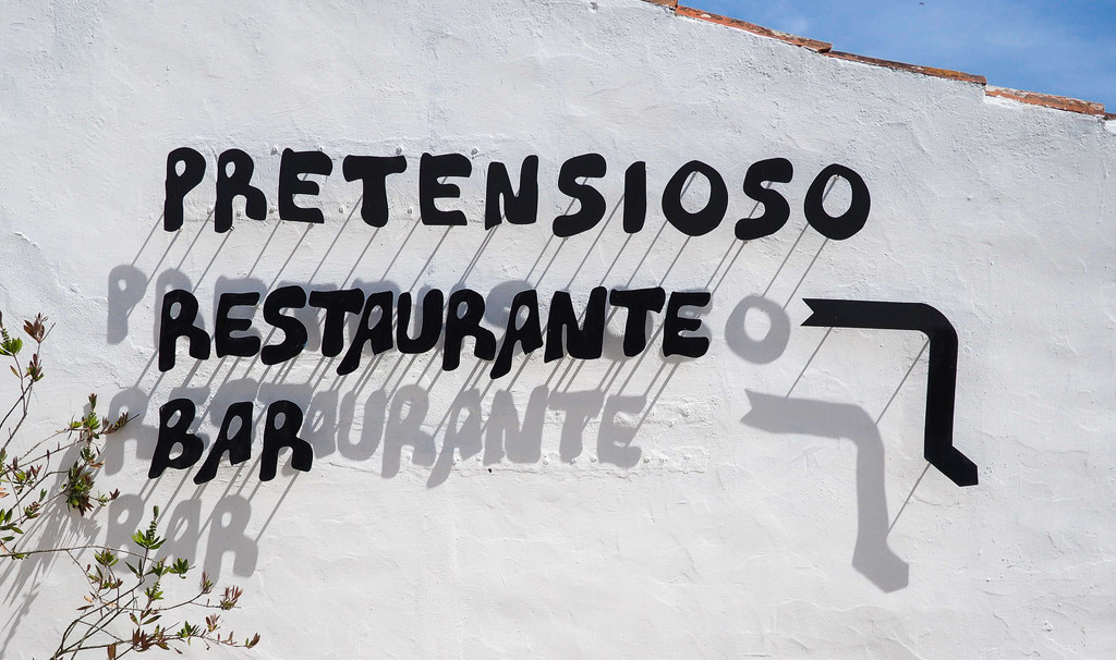 It's Portuguese for 'Pretentious' by fotoblah