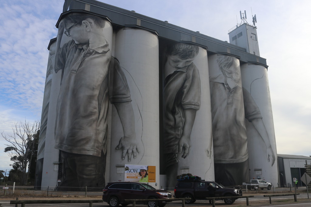 Day 1 - Coonalpyn silos by gilbertwood