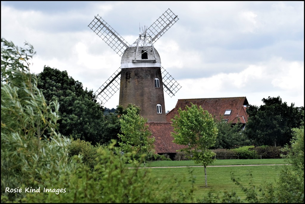 The Windmill at Caldicotte Lake by rosiekind