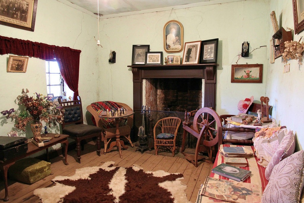 Croote Cottage - The Parlour by leggzy