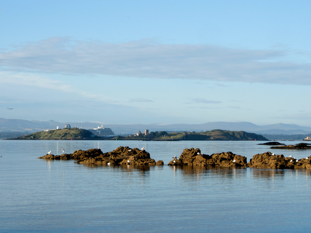 Cruise ship behind Inchcolm by frequentframes