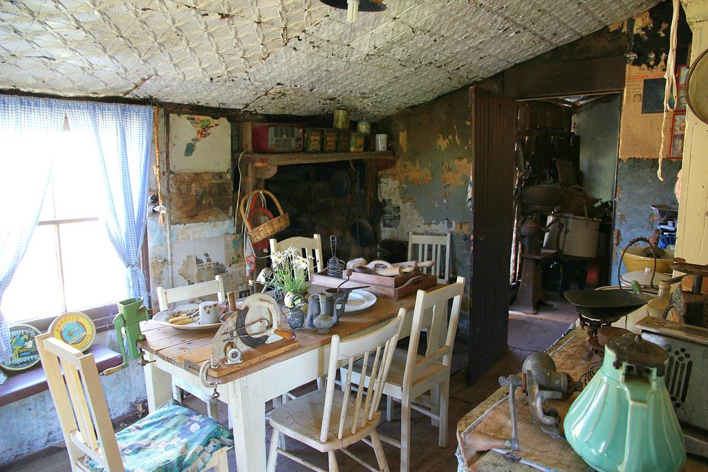 Croote Cottage - The Kitchen by leggzy