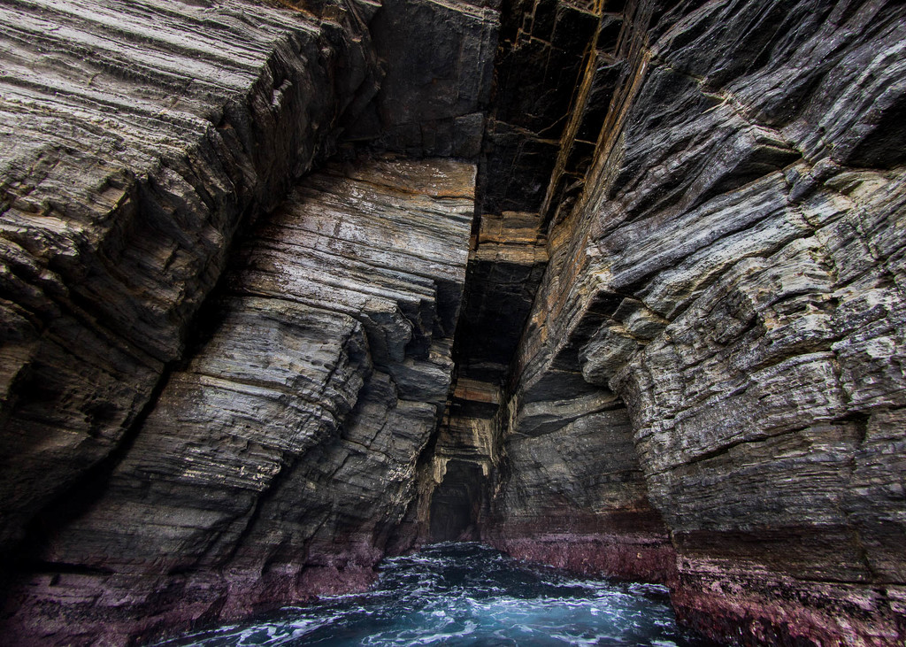 Tasman Island Cave by jyokota