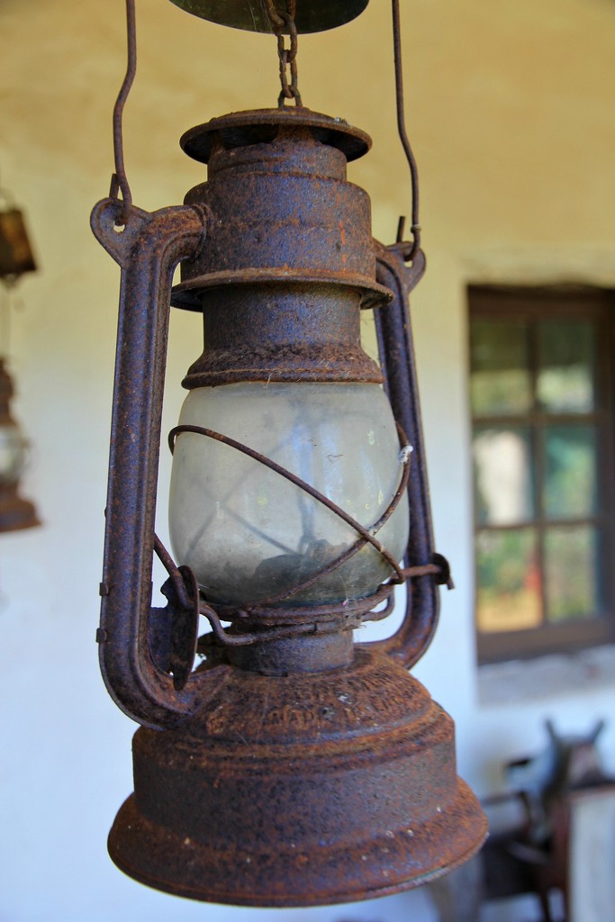 Croote Cottage - Kerosene Lamp by leggzy