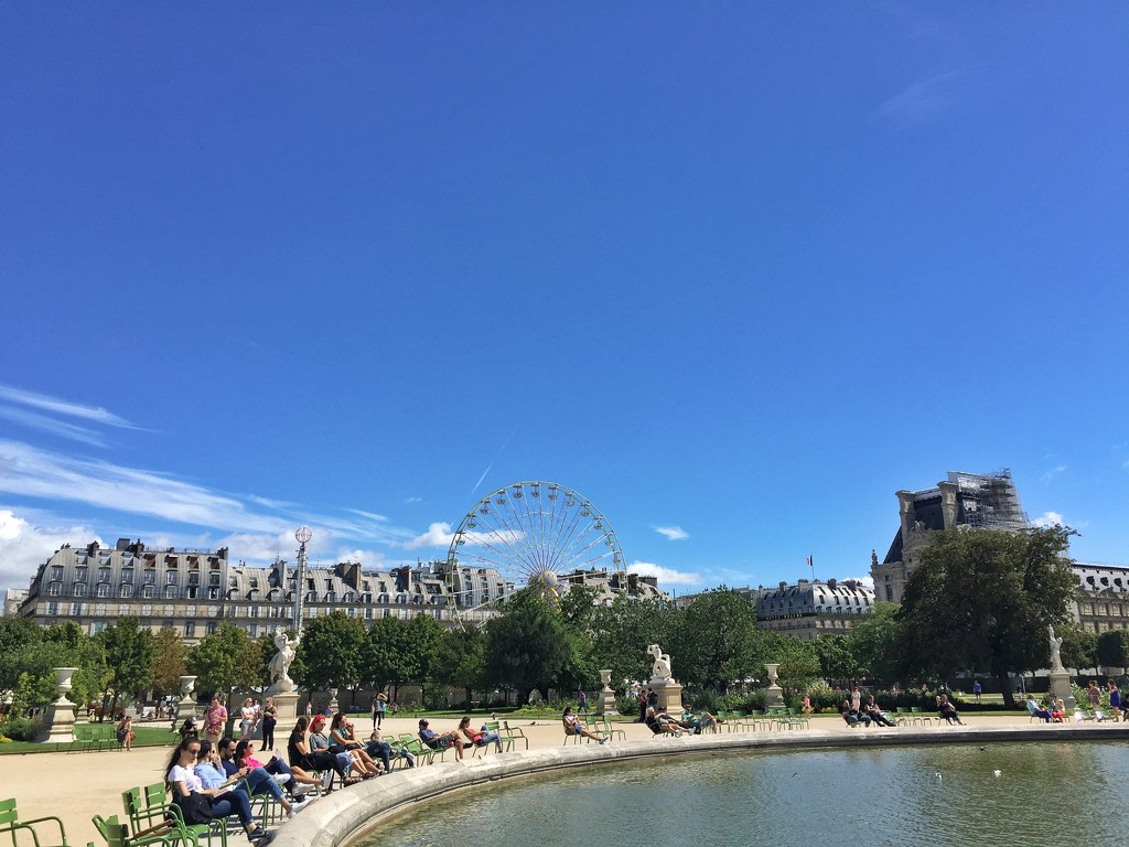 Resting at the Tuileries.  by cocobella