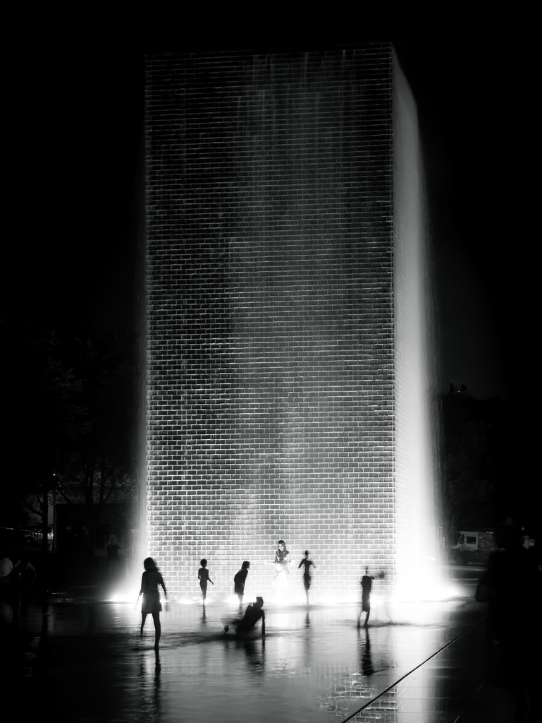 Crown Fountain II by northy