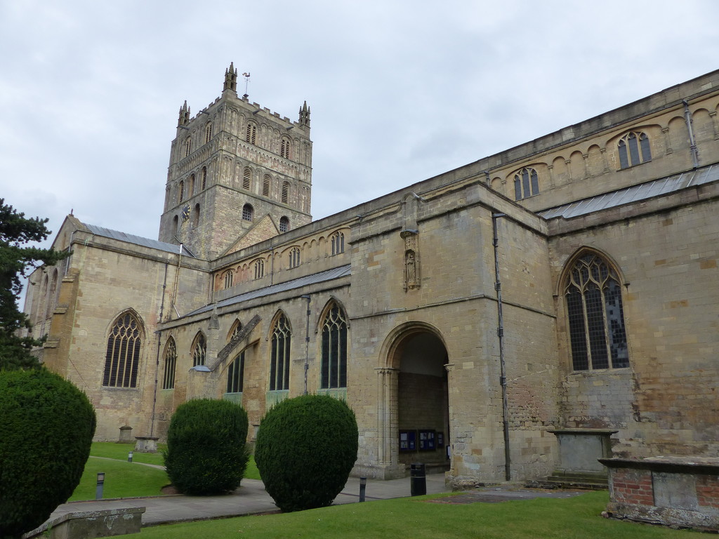 Tewksbury Abbey  by susiemc