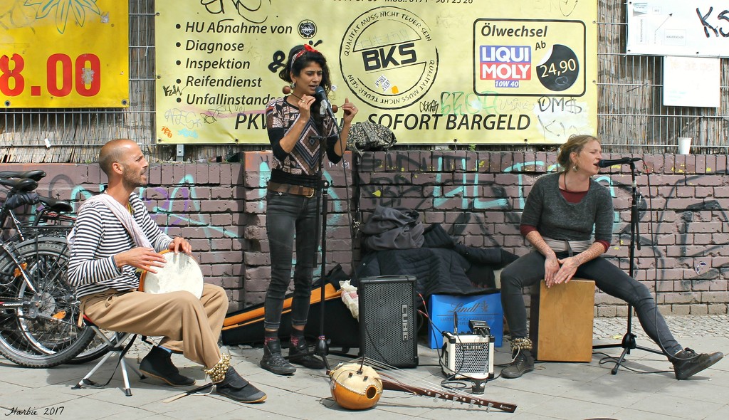 Street Performers by harbie