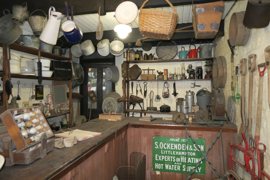 Ironmonger's Shop by davemockford