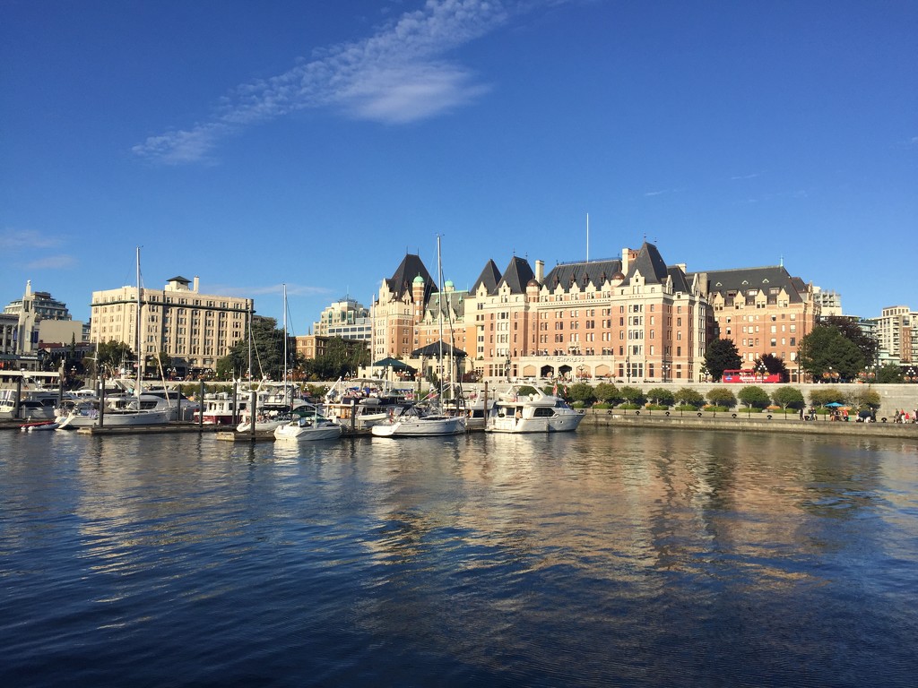 The Empress Hotel Sans Ivy by mamabec