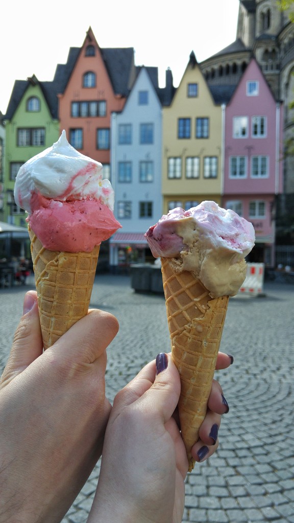 When ice-creams match the buildings by ctst