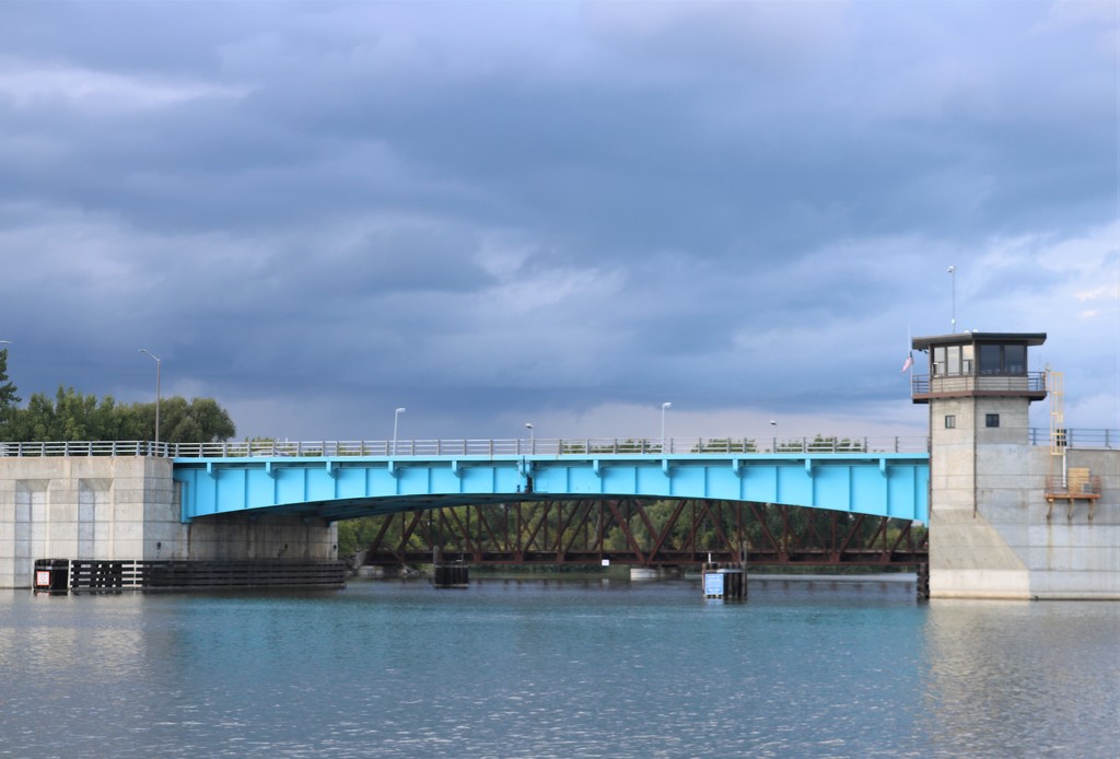 blue bridge by edorreandresen