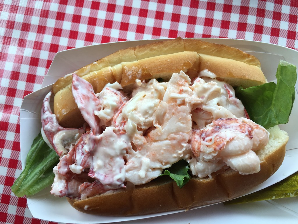 Maine Lobster Roll by clay88