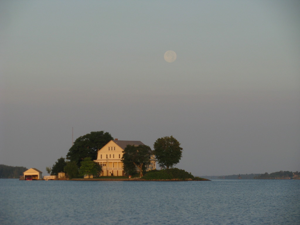 Moon over Watch Island by rrt